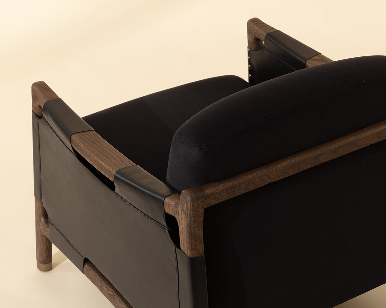 Calloway Lounge Chair – Antique Brown