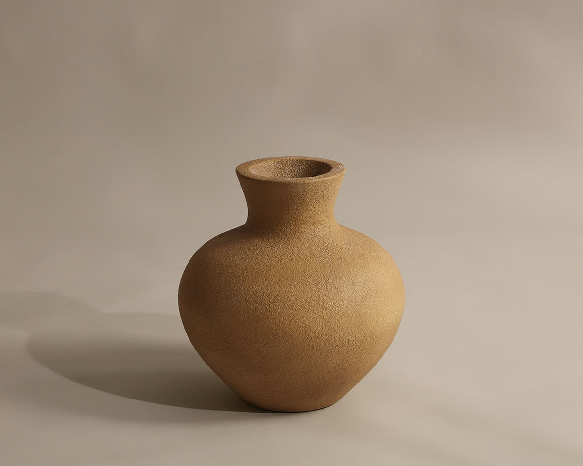 Amal Concrete Vase — hero