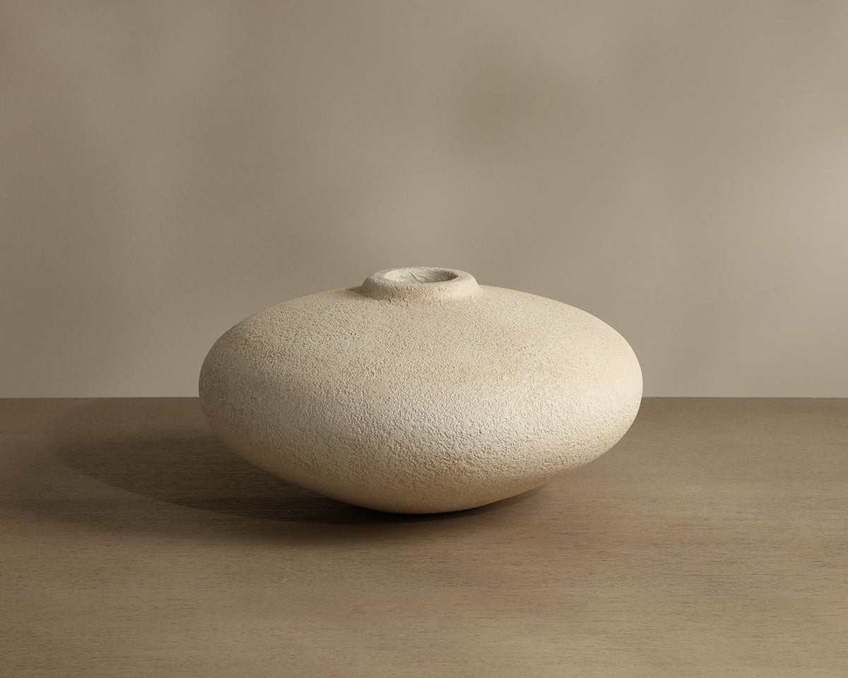 Eryne Concrete Vase — hero