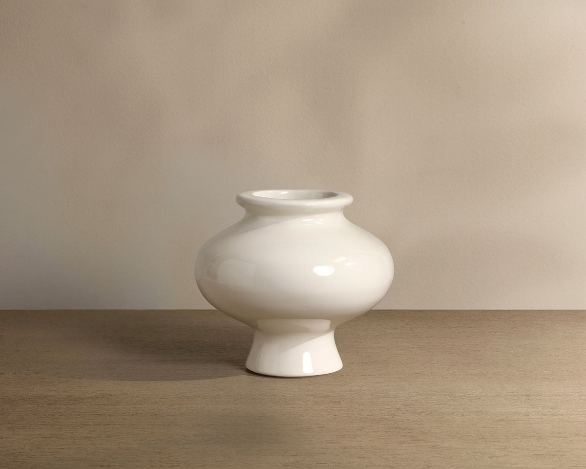 Zora Concrete Vase, Cream