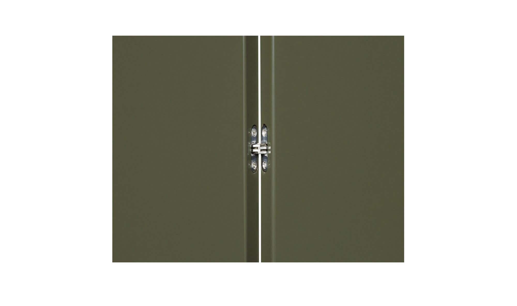 Lacquered Garbo Screen 9